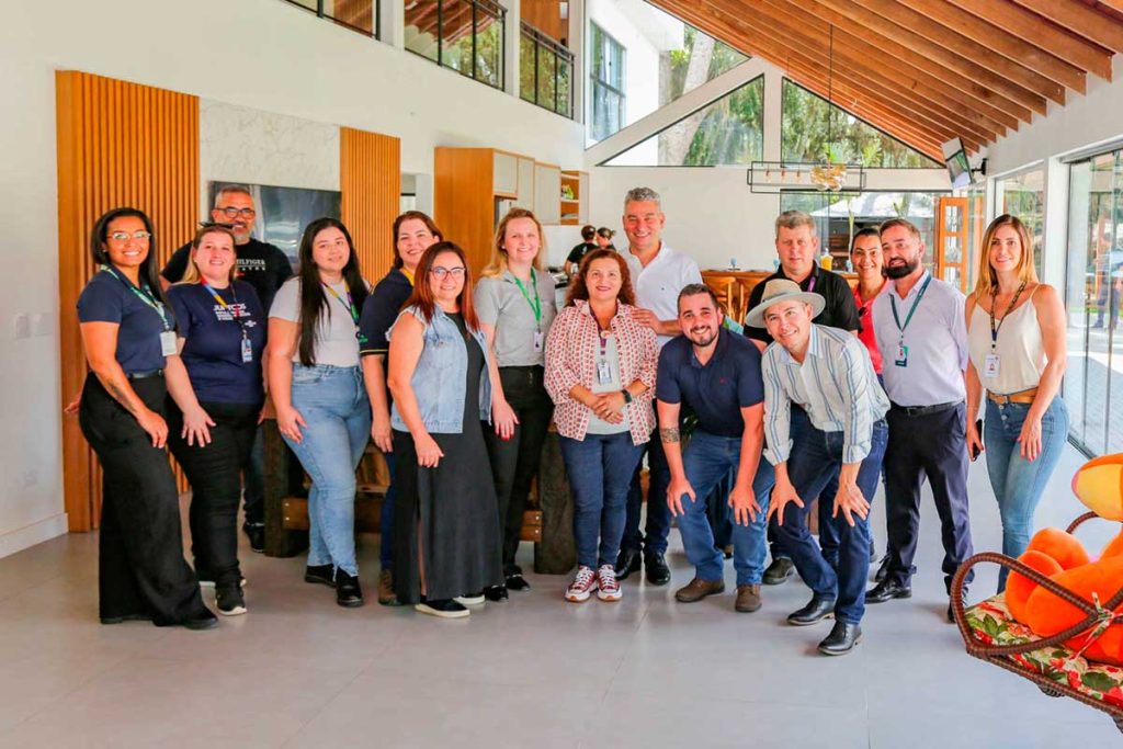 A ação teve como objetivo conhecer as propriedades e oferecer suporte aos piscicultores de Piraquara. Crédito da foto: SMCS